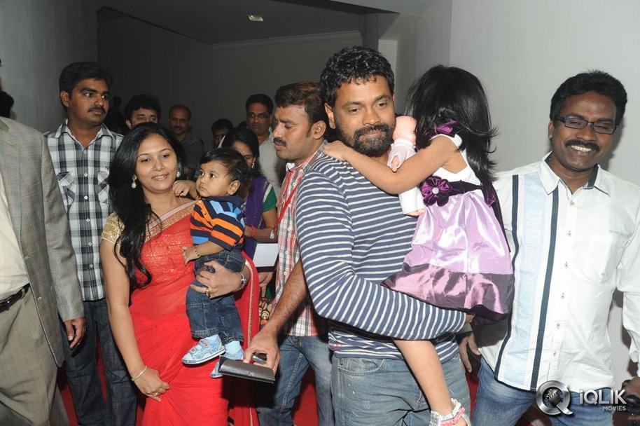 1-Nenokkadine-Movie-Audio-Release